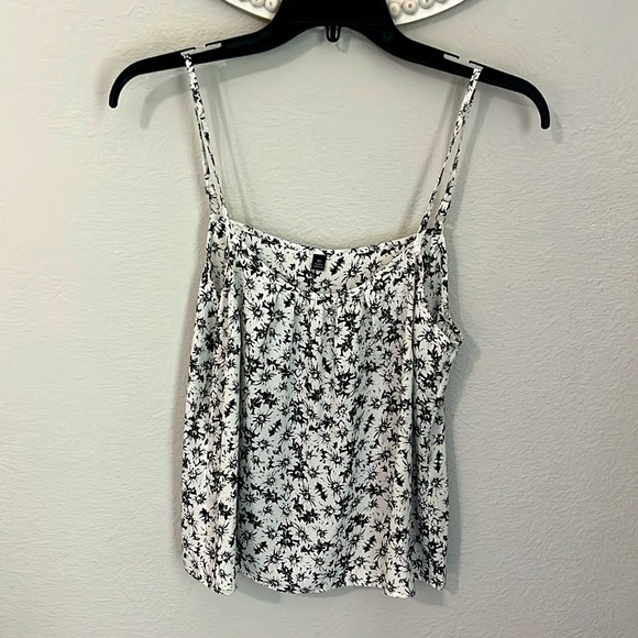 Daisy Top - Picture 3 of 5